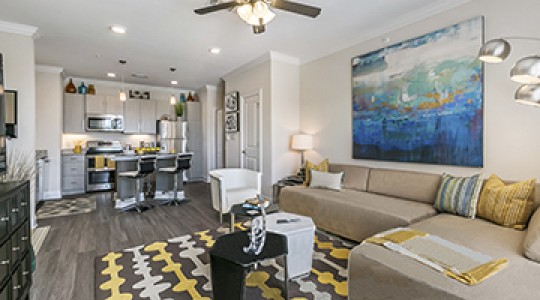1st Lake Apartments in New Orleans, Louisiana
